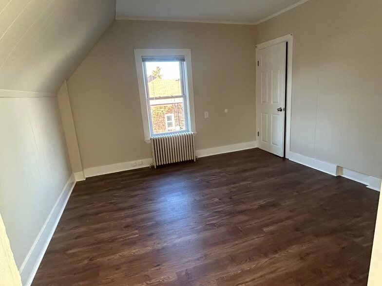 Building Photo - 68 Perkins St