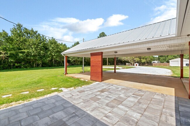 Building Photo - Loxley