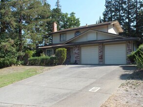 Building Photo - Folsom Willow Creek 3/2.5 $2995