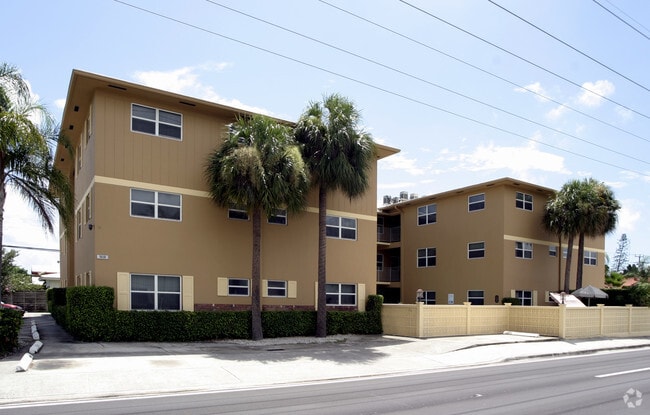 Primary Photo - Highland Towers