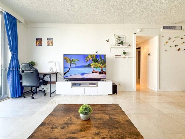 Building Photo - 3901 S Ocean Dr