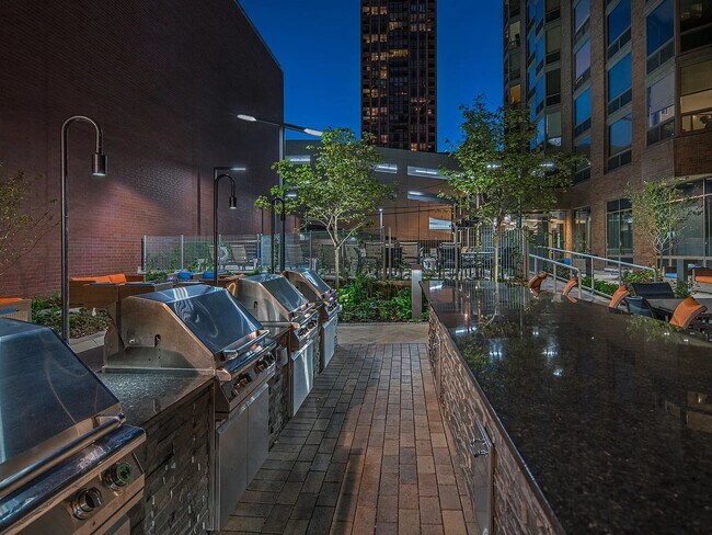 Building Photo - 1134 N Dearborn St