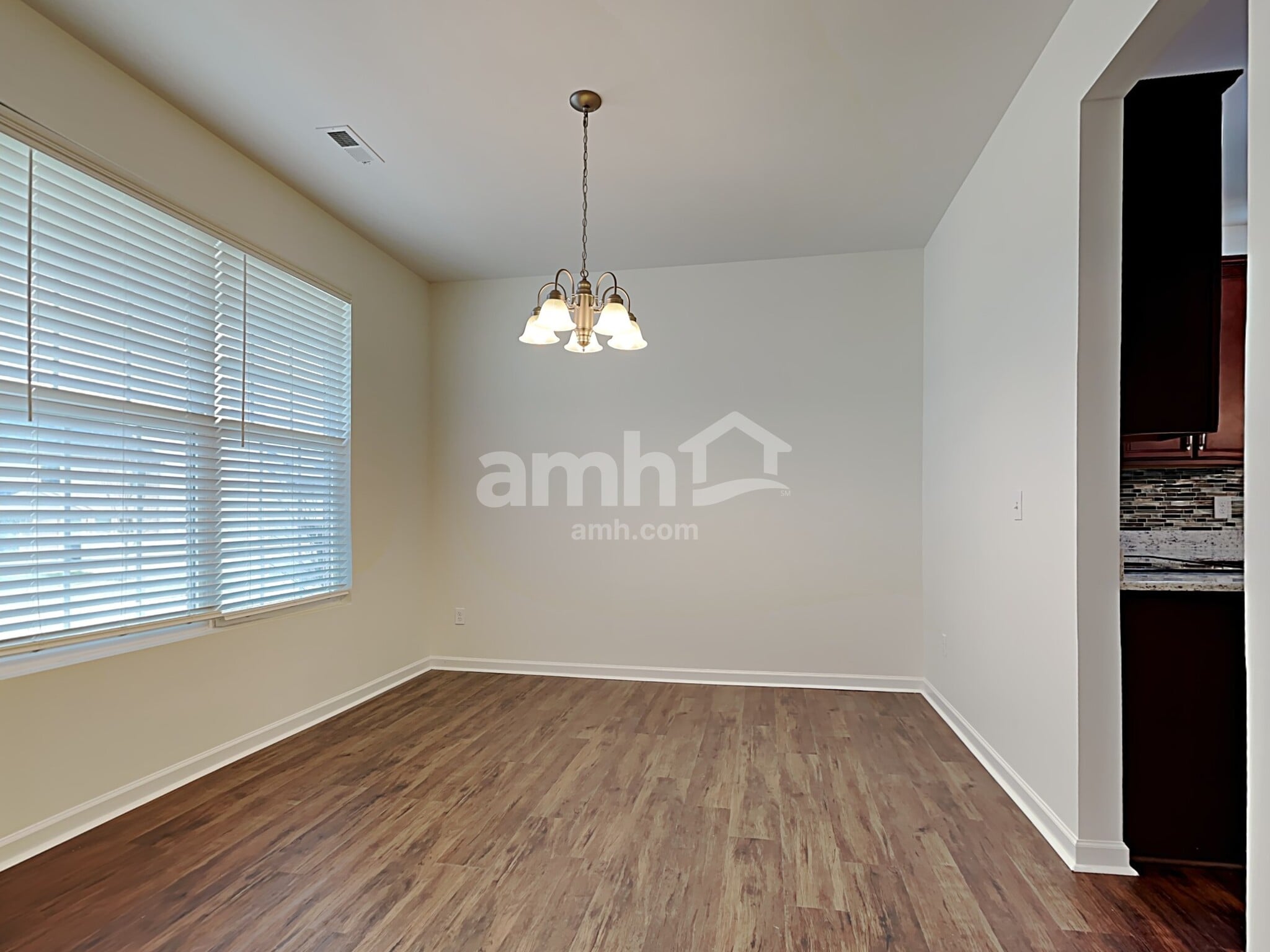 Building Photo - 5 Chadbrook Ct