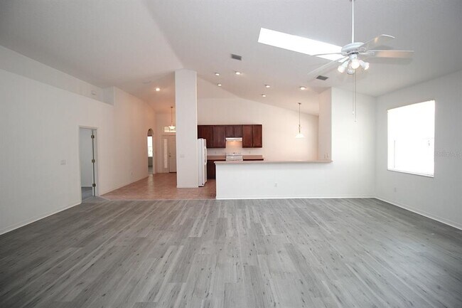 Building Photo - 84 W Waterside Pkwy