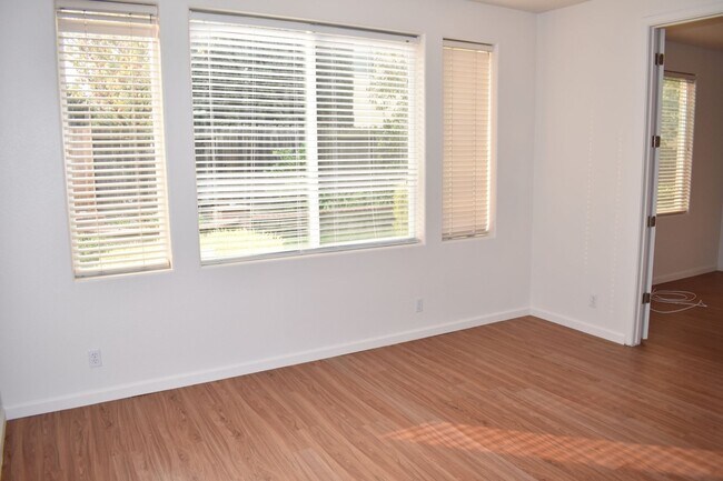 Building Photo - 469 Anacapa Dr
