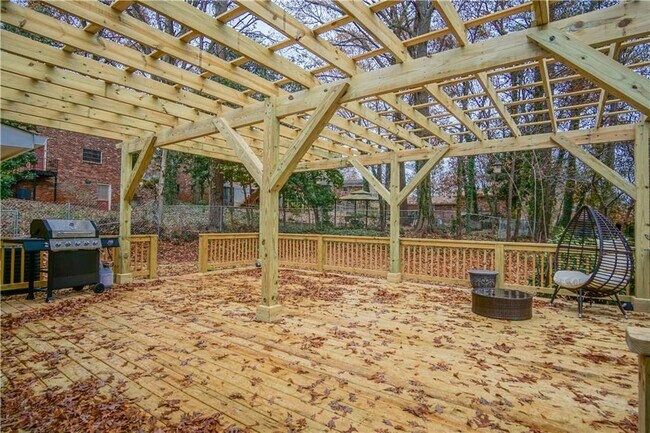 Building Photo - 2640 Casher Dr