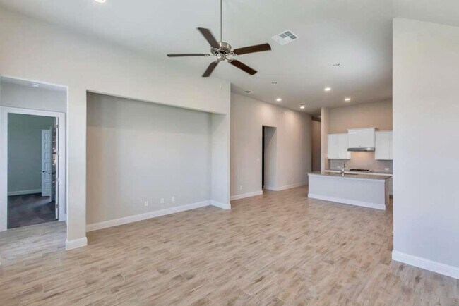 Building Photo - 2208 Bell Mare Vw