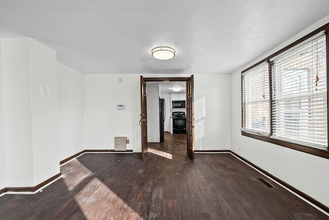 Building Photo - 211 St John St