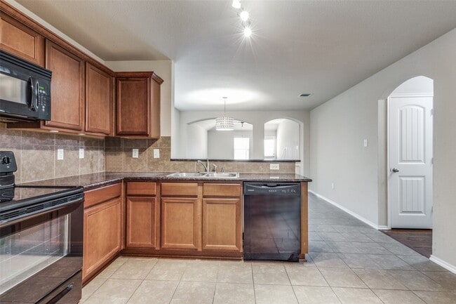 Building Photo - 1101 Rainer Dr