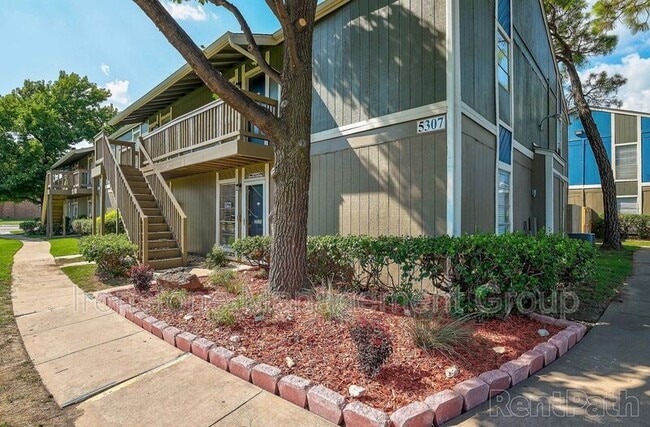 Building Photo - 4639 S Darlington Ave