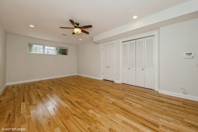 Building Photo - 4012 S Indiana Ave