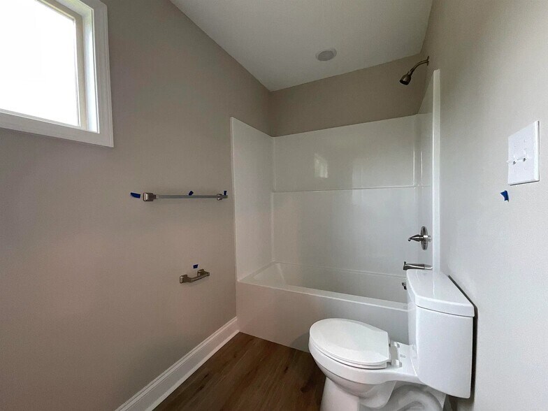 Building Photo - 814 W Trickey Ln