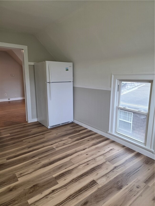 Building Photo - 21 Gardiner Park