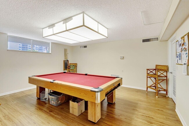 Building Photo - 3640 N Ocean Dr