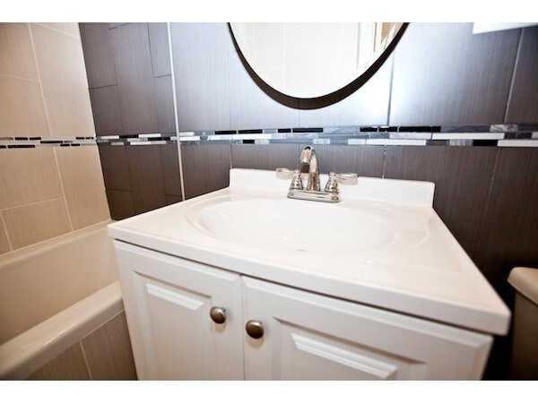 Building Photo - 220 Roebling St