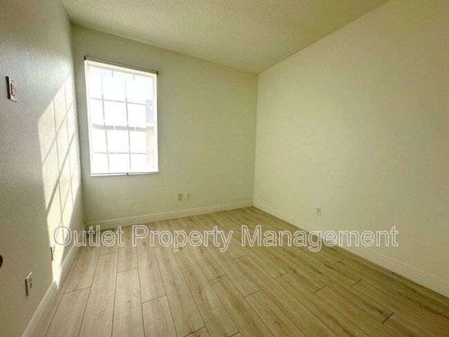 Building Photo - 9603 Fenrose Terrace