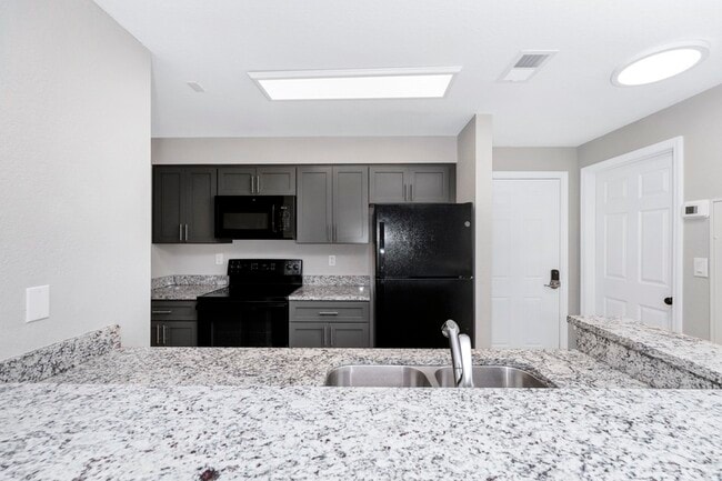 Building Photo - 7503 Atlantis Way
