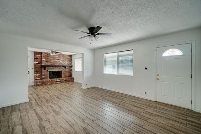 Building Photo - READY TO VIEW NOW! Charming 3-Bedroom Home Near ASU – Prime Location!