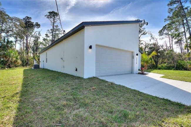 Building Photo - 1813 Greenley Cir