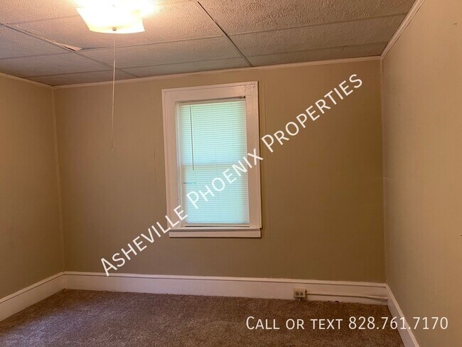 Building Photo - 454 Fairview Rd