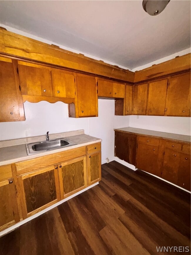 Building Photo - 1808 Whitney Ave