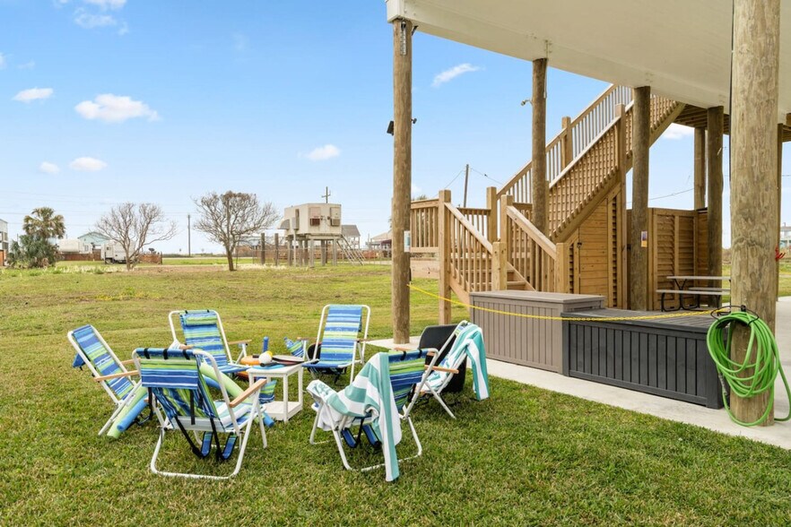 Building Photo - 1062 Cedar Ln