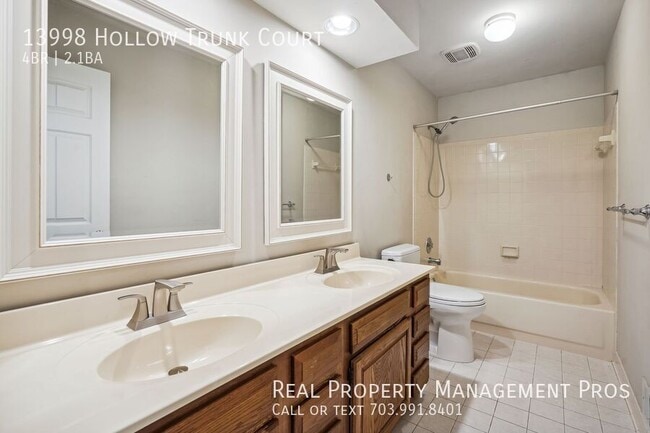 Building Photo - 13998 Hollow Trunk Ct