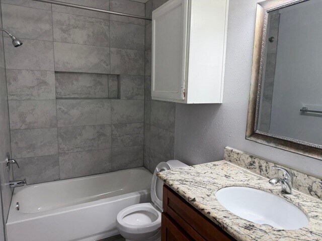Building Photo - 7722 Valera Ln