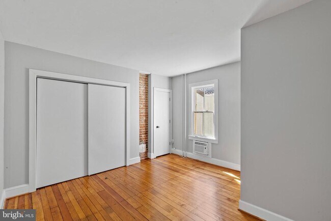 Building Photo - 159 Conduit St