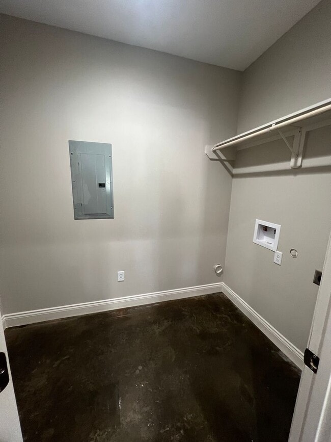 Building Photo - Brand New Duplex