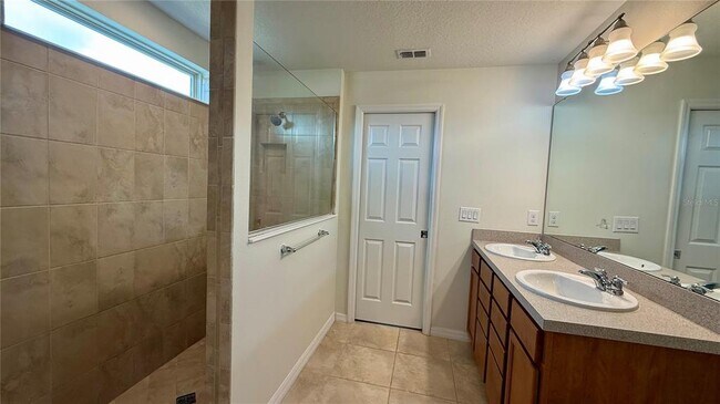 Building Photo - 3545 Starkey Dr