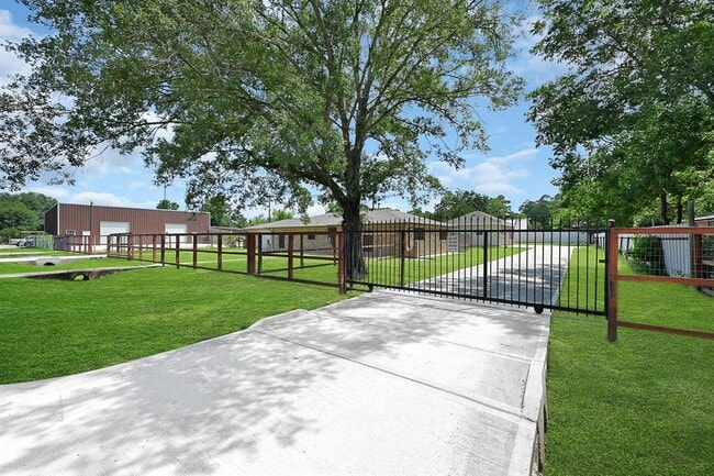 Primary Photo - 20603 Marilyn Ln