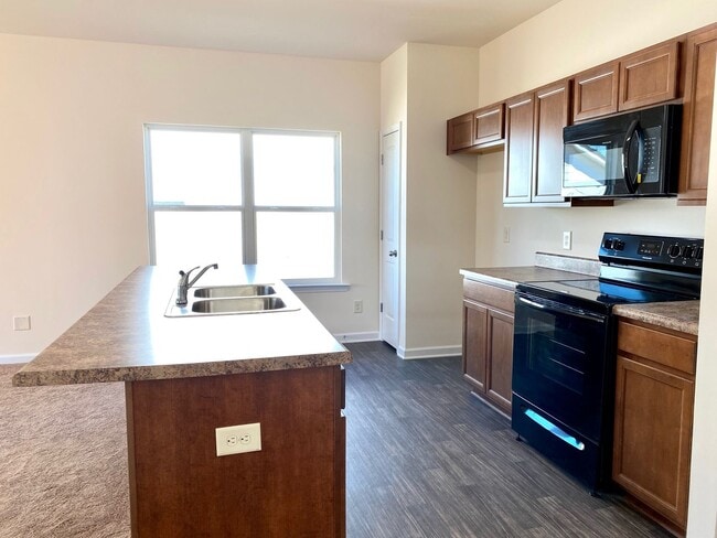 Building Photo - Home for lease!