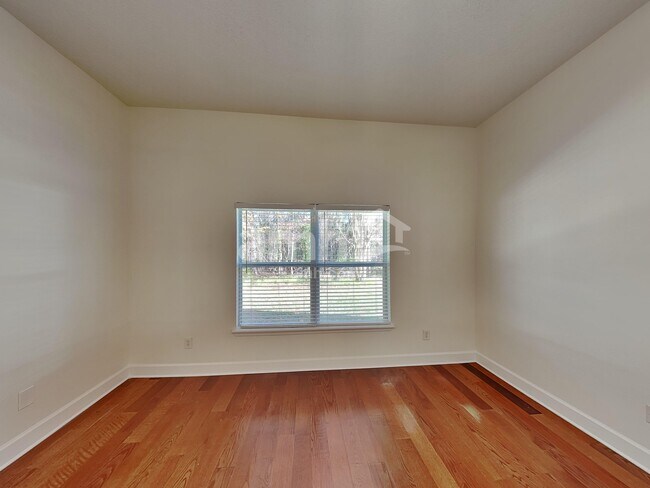 Building Photo - 2476 Winchester Ln