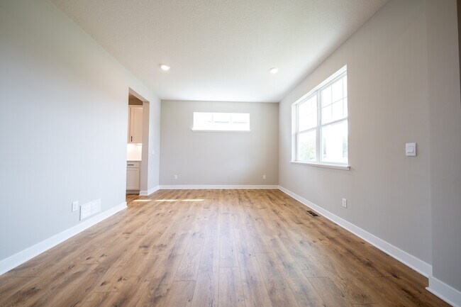 Building Photo - 10704 Bent Pne Ln
