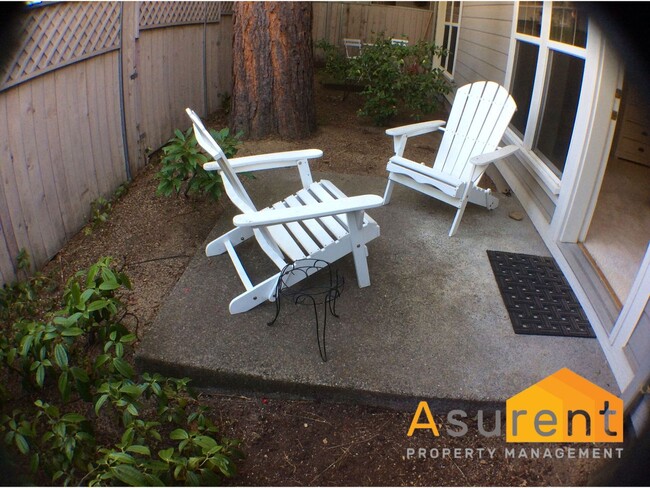 Building Photo - Fully Furnished Luxury Townhouse Available Soon!