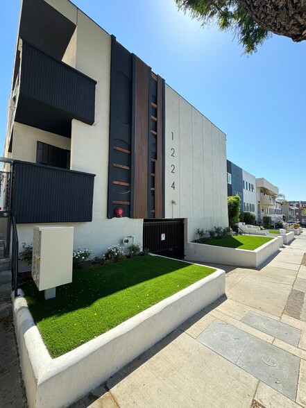 Primary Photo - Fountain Terraco Apartments