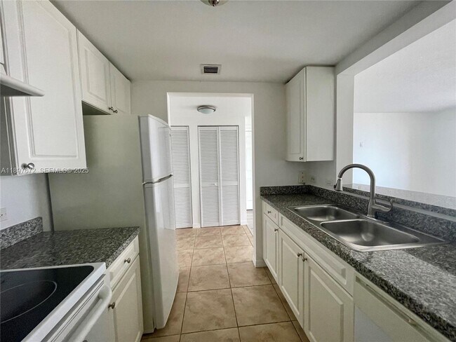 Building Photo - 900 SW 8th St