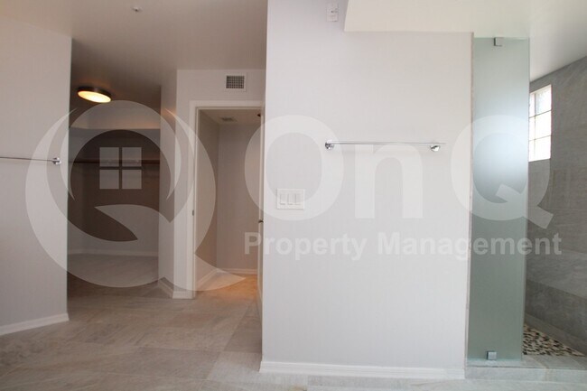 Building Photo - 5844 E Carefree Mountain Dr