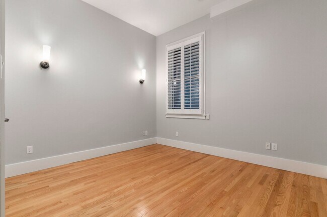 Building Photo - 771 Tremont St
