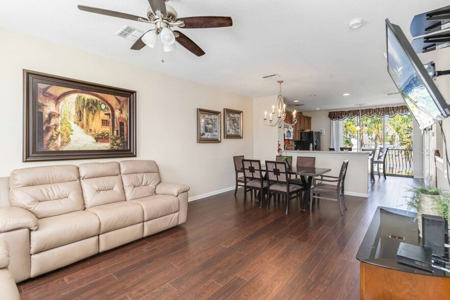 Building Photo - 5038 Tideview Cir