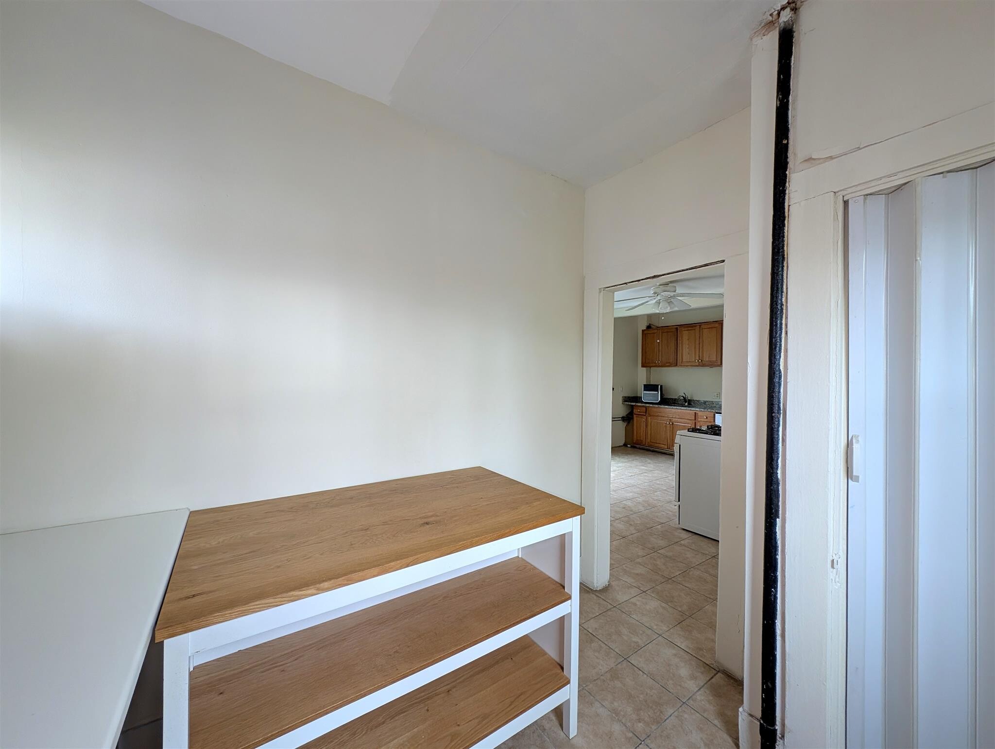 Building Photo - 102 Sycamore St