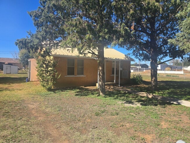 Building Photo - 316 N Walnut St