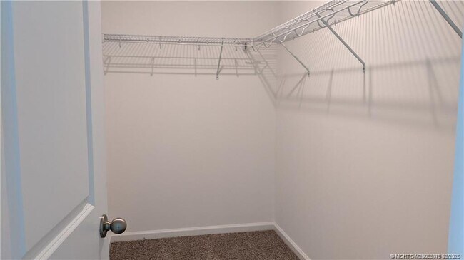 Building Photo - 373 SE Sea Hunt Way
