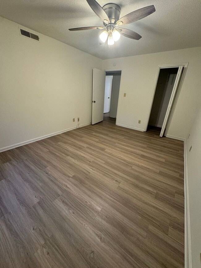 Building Photo - Completely Remodeled 2-Bedroom, 1.5 Bathroom Condo ***RENT SPECIAL: TWO MONTHS FREE RENT***