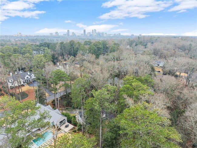 Building Photo - 4540 Club Valley Dr NE