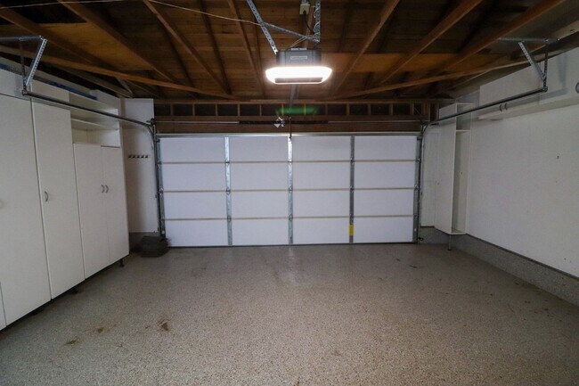 Building Photo - 1050 Pacifica Dr