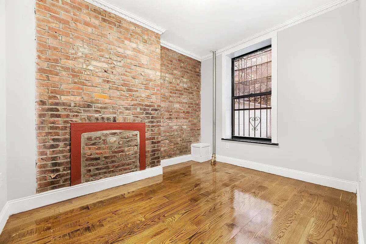 Building Photo - 47 1/2 East 1st Street