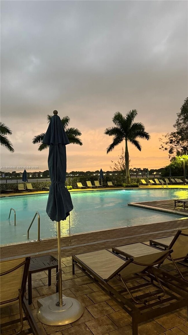 Building Photo - 947 NE 211th St