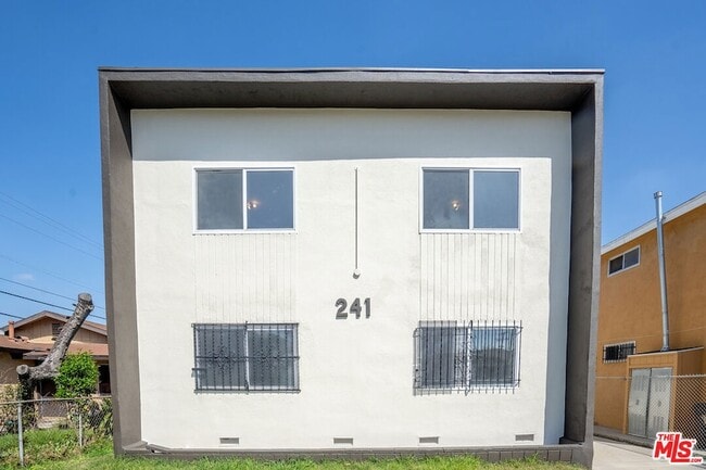 Primary Photo - 241 W 84th St